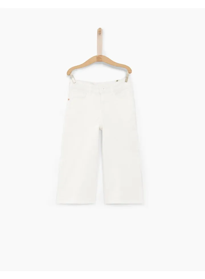 Comfortable And Stylish Shorts White