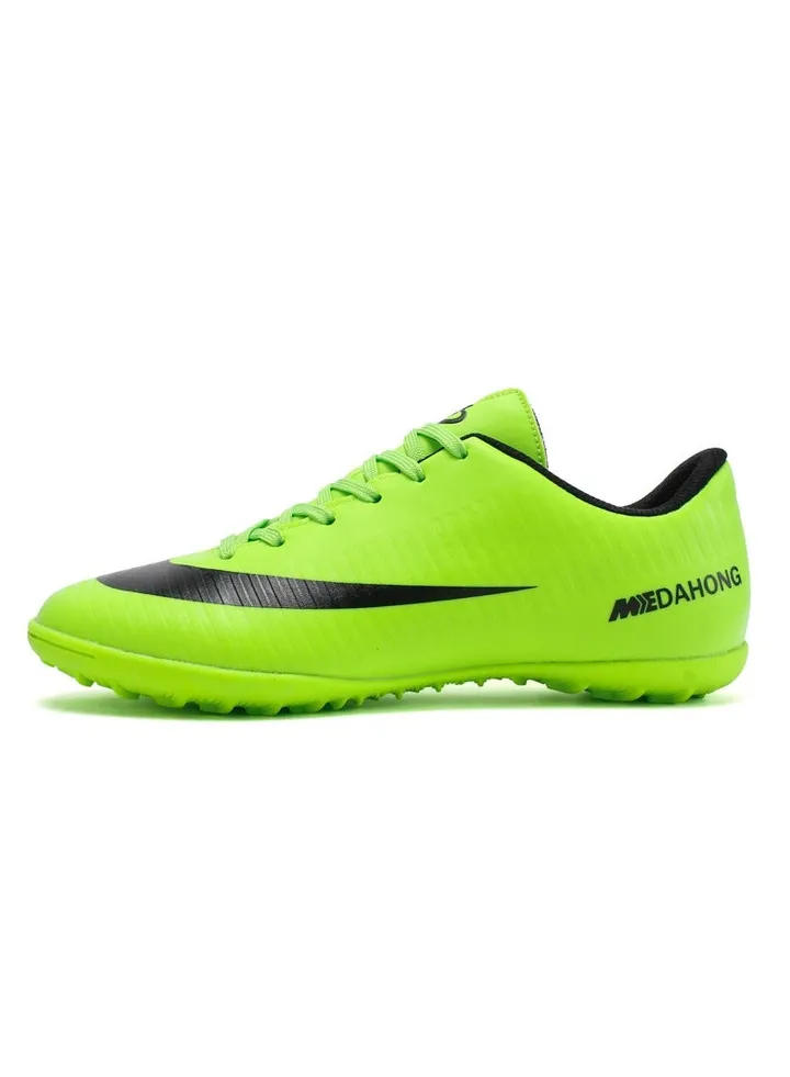 New Comfortable Football Shoes for Men And Women