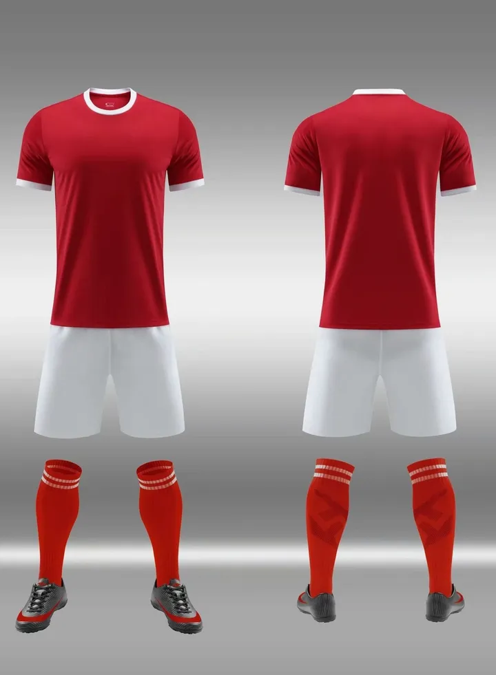 2-pieces Breathable and lightweight Men's And Women's Football Shirt