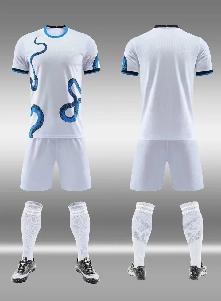 2-pieces Breathable and lightweight Men's And Women's Football Shirt
