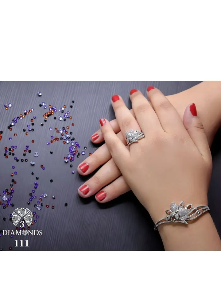 Women's Platinum-Plated Bracelet Set with Matching Ring – Elegant and Versatile Jewelry Ensemble