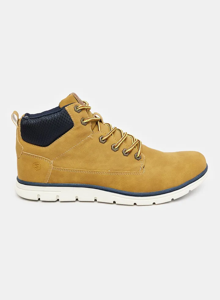 High Top Sneaker