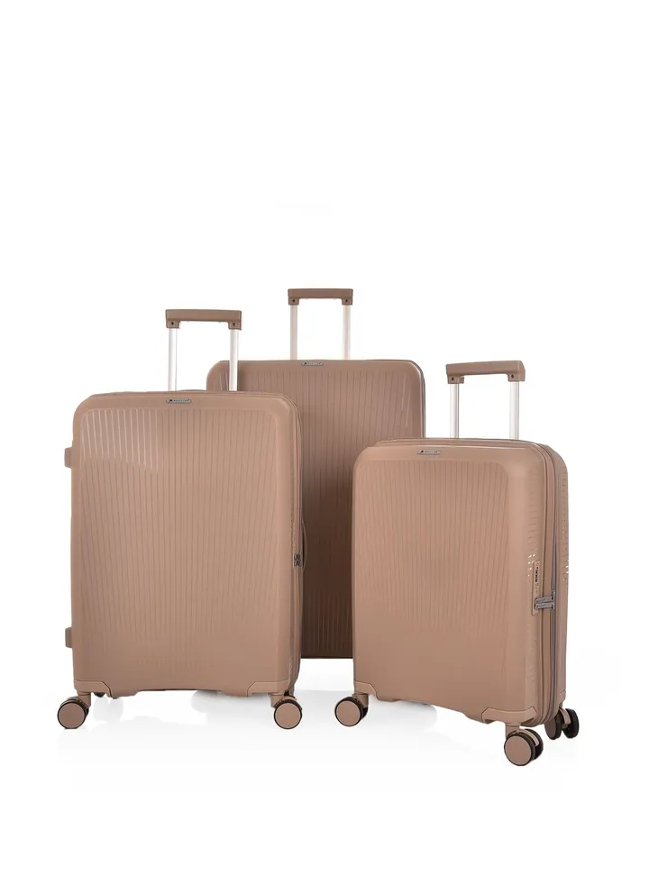 Travel bags set of 3 pieces from Magellan, Hard 28-24- 20- inch, light weight, 4 wheel.