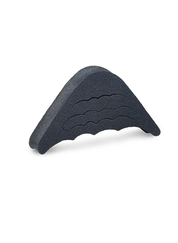 Shoe inserts reduce forward slip and improve the slightly larger shoe effect of flat sneakers and heels