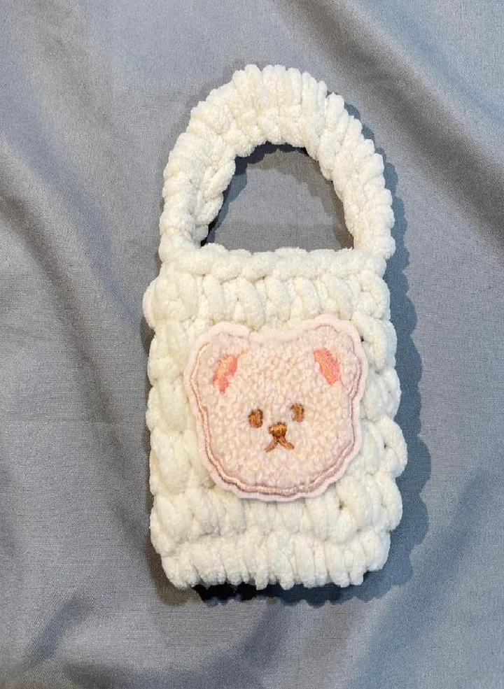 1PC Girls Ornament Earphone Bag Storage Bag Woven Headphone Bag Plush Bear Case Portable Coin Purse