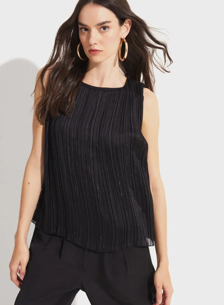 Crew Neck Pleated Crop Top