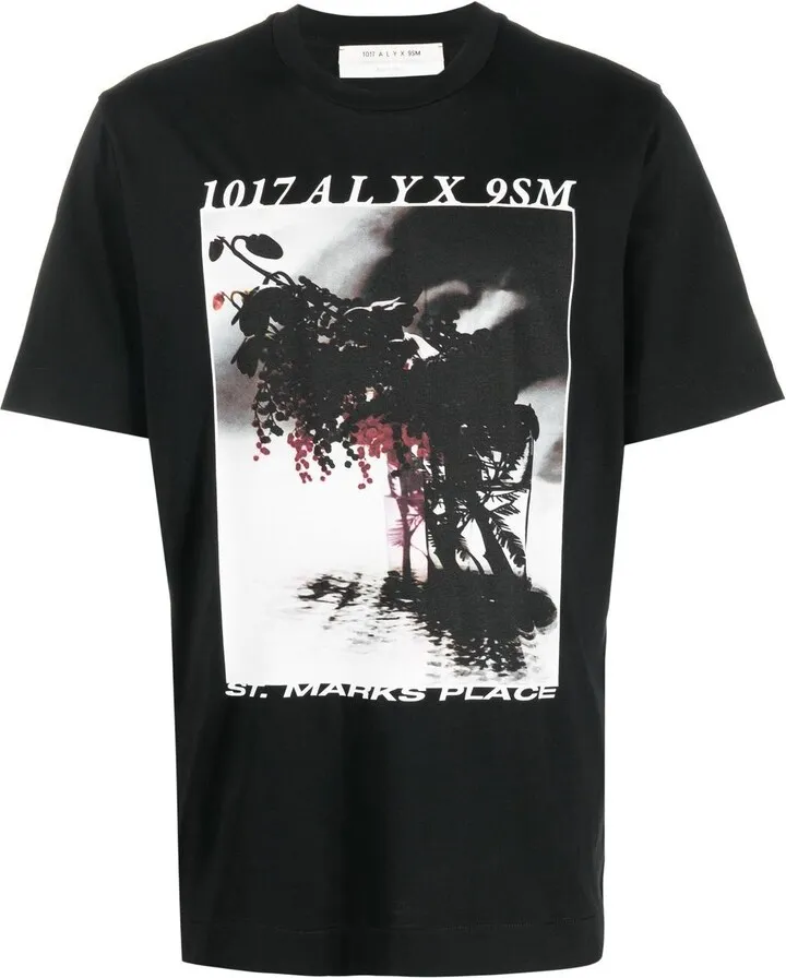 graphic-print short-sleeved T-shirt