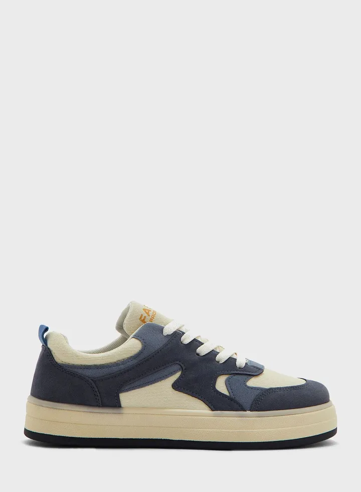 Casual Sneakers