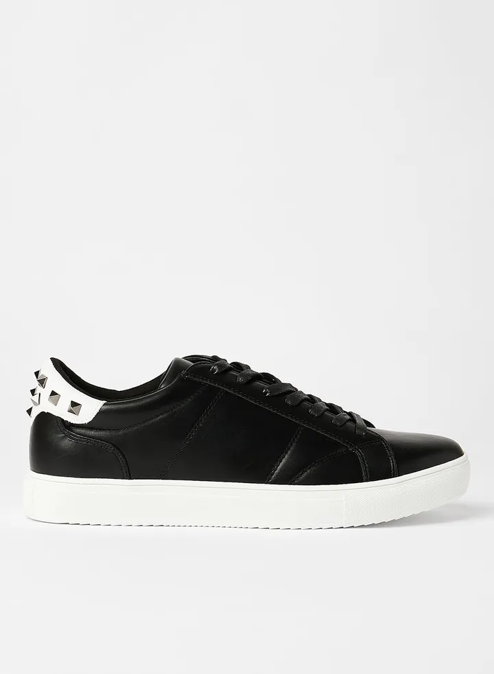 Etrium Sneakers
