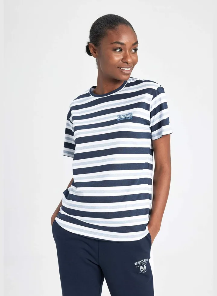Woman Knitted Short Sleeve T-Shirt