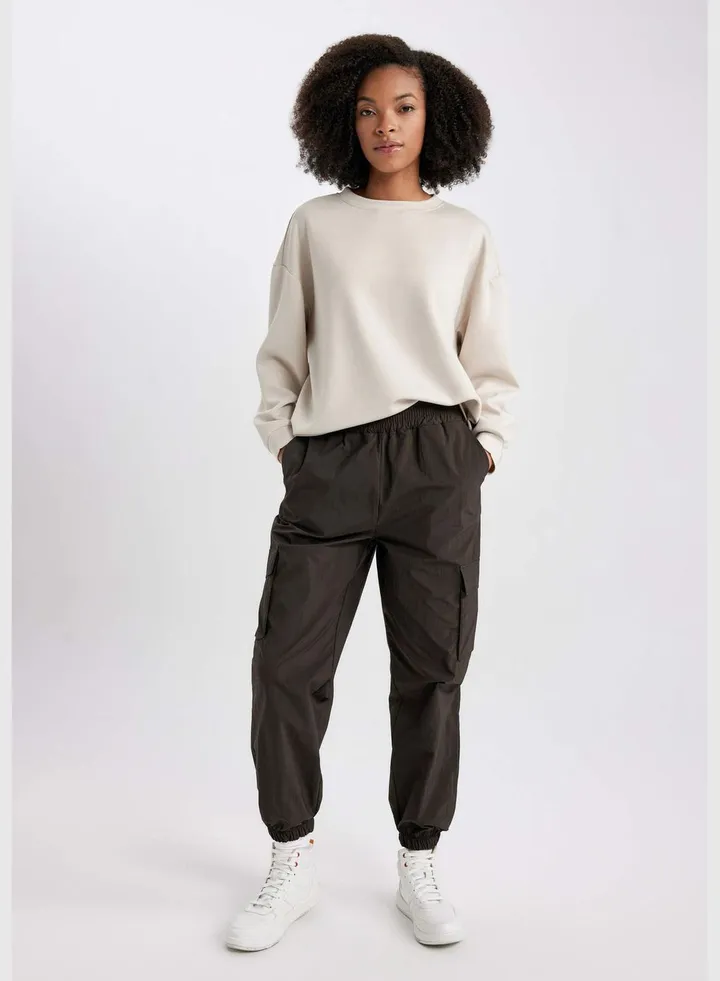 Woman Woven Trousers