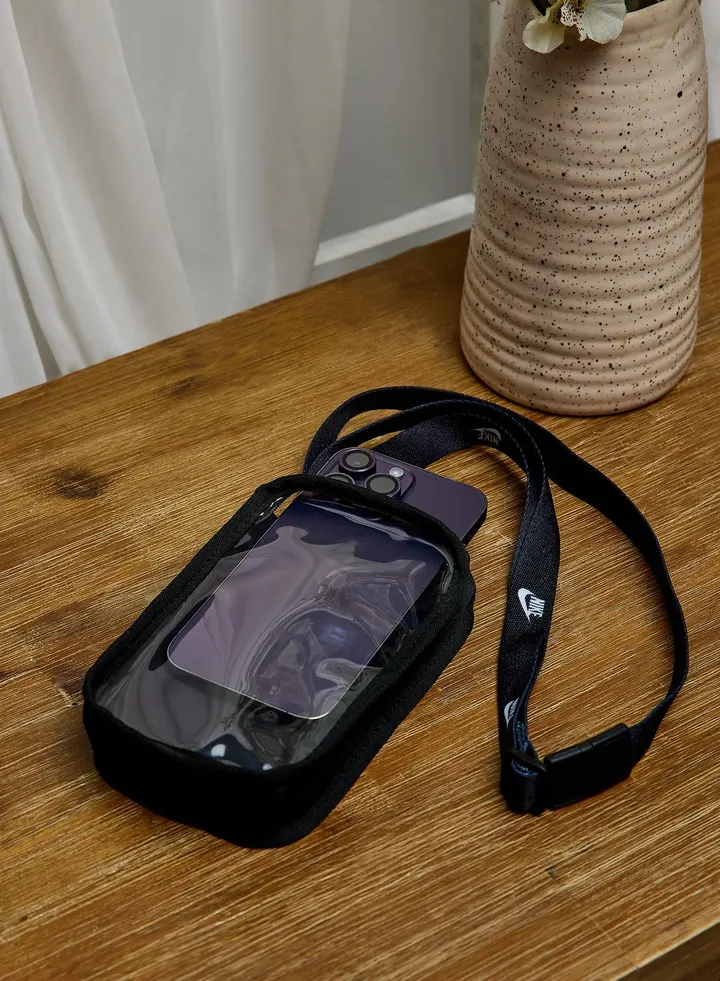 Club Phone Crossbody