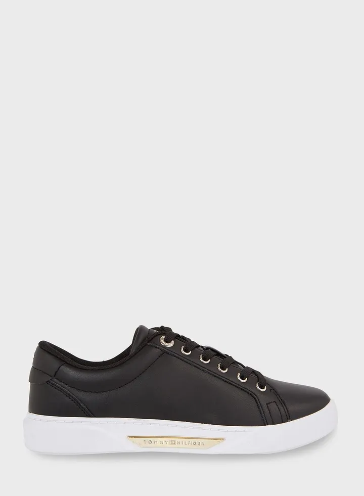 Stripes Court Low Top Sneakers