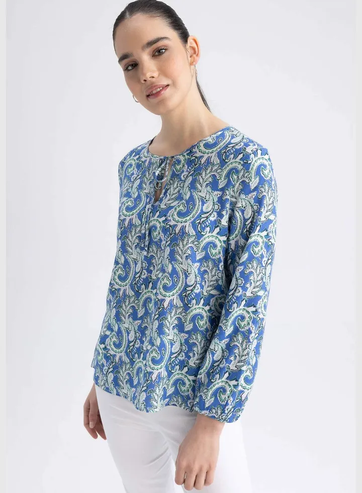 Woman Round Collar Woven Long Sleeve Blouse