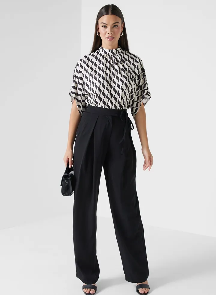 Front Pleat Detail Pants