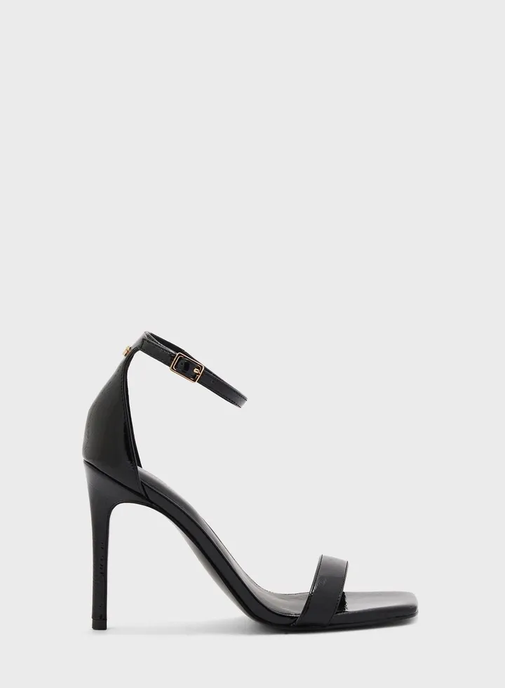 Daytoy Sandals
