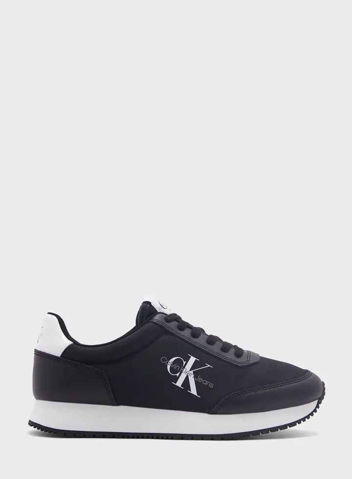 Runner Low Top Sneakers