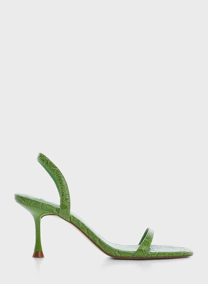 Goru Sandals