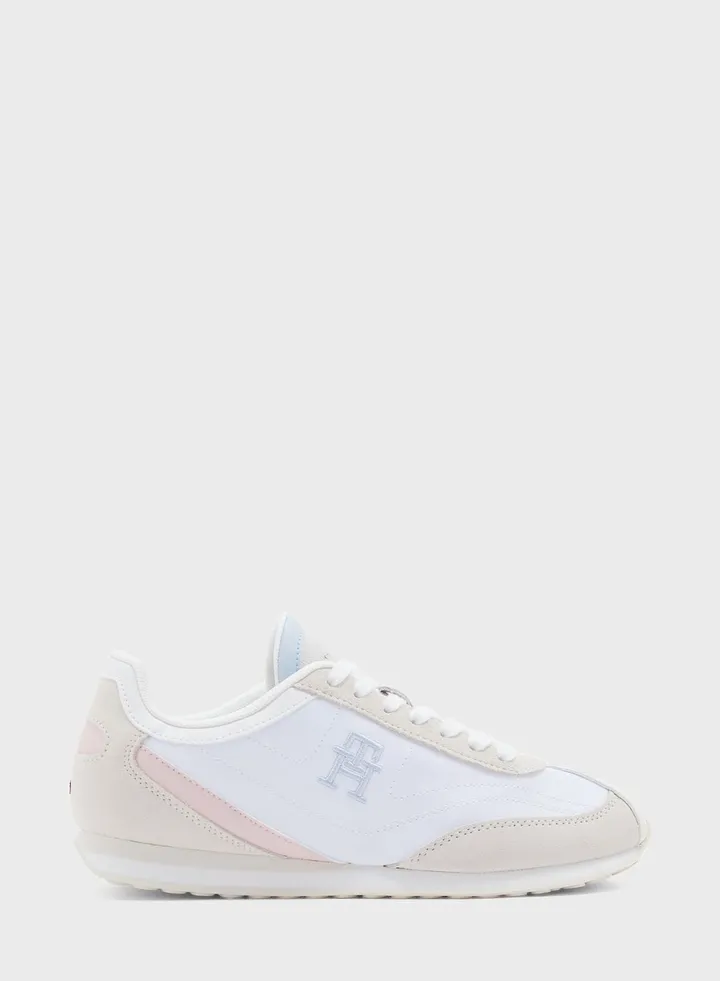 Heritage Runner Low Top Sneakers