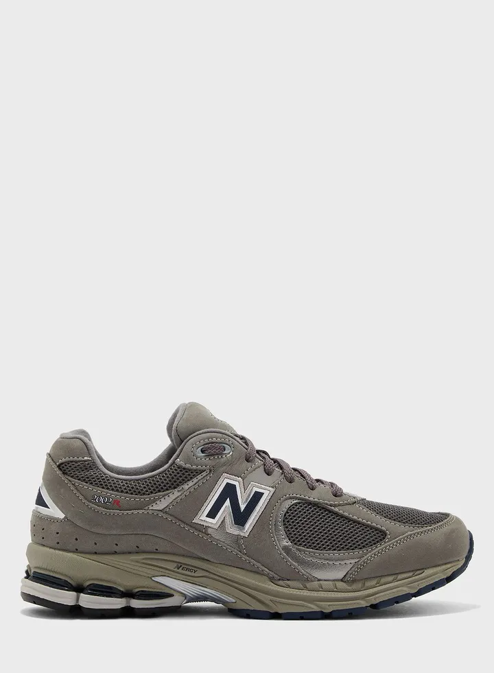 2002 Low Top Sneakers Sneakers