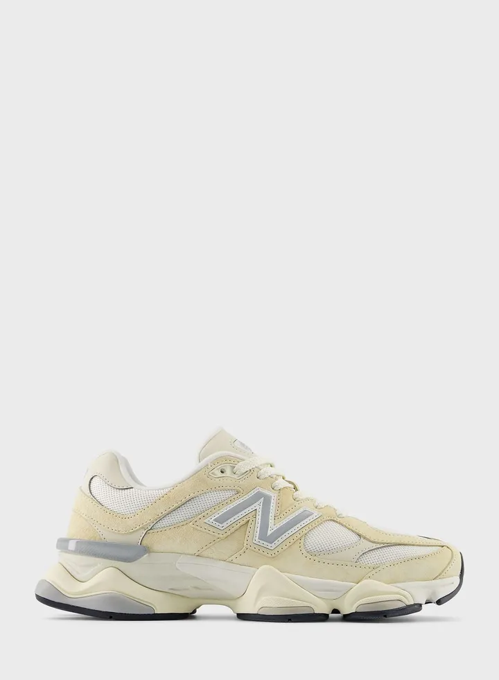9060 Sneakers