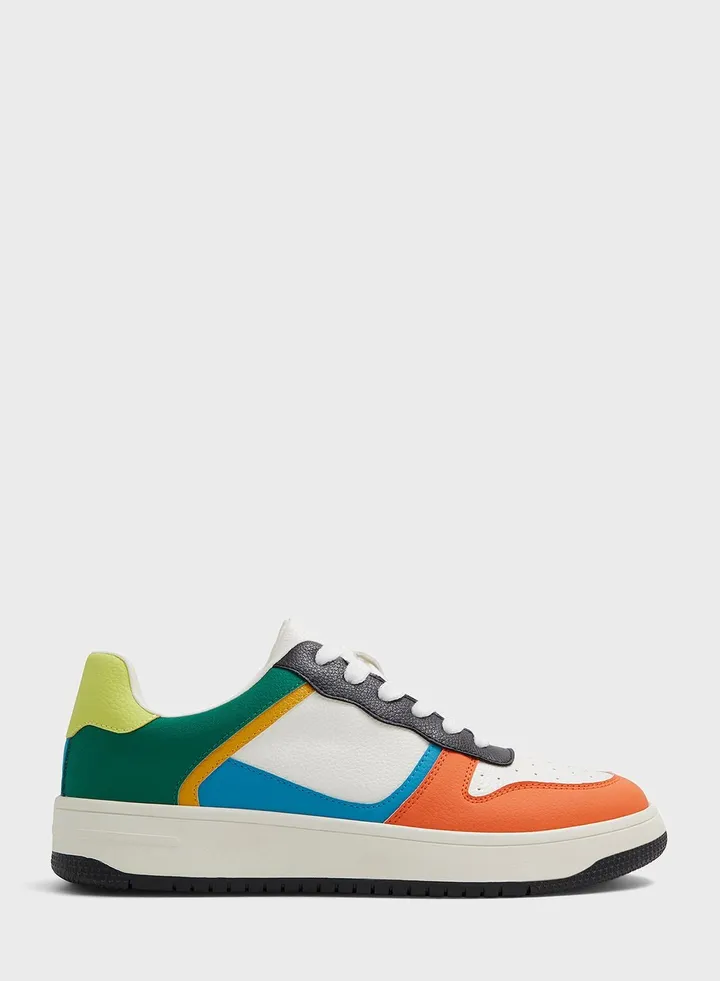 Casual Low Top Sneakers
