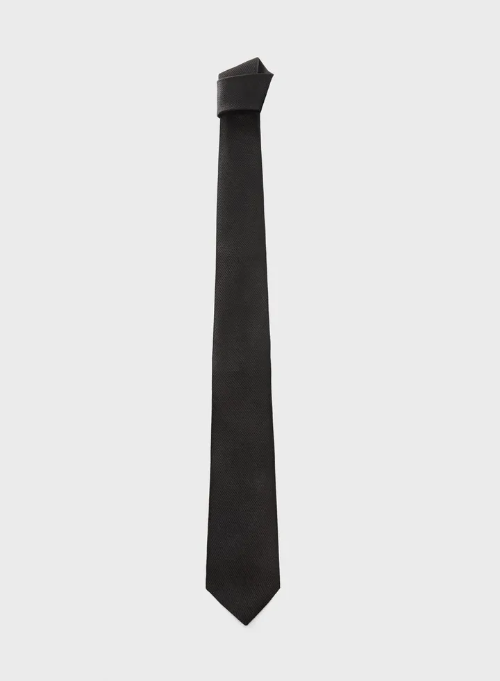 Essential Tie