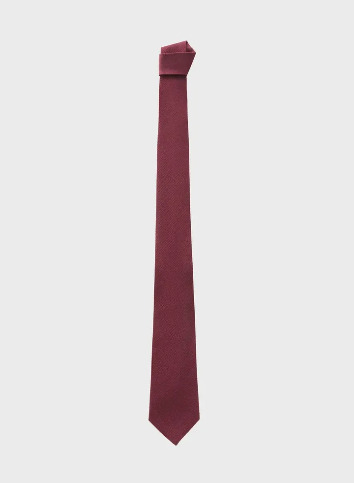 Essential Tie