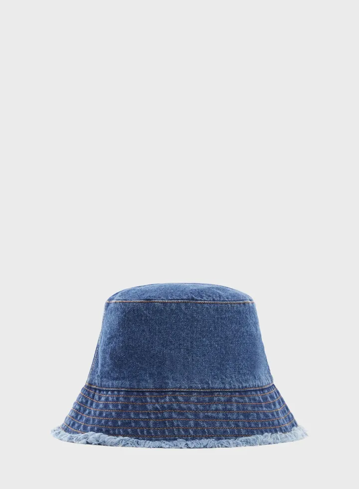 Cuoted Bucket Hat