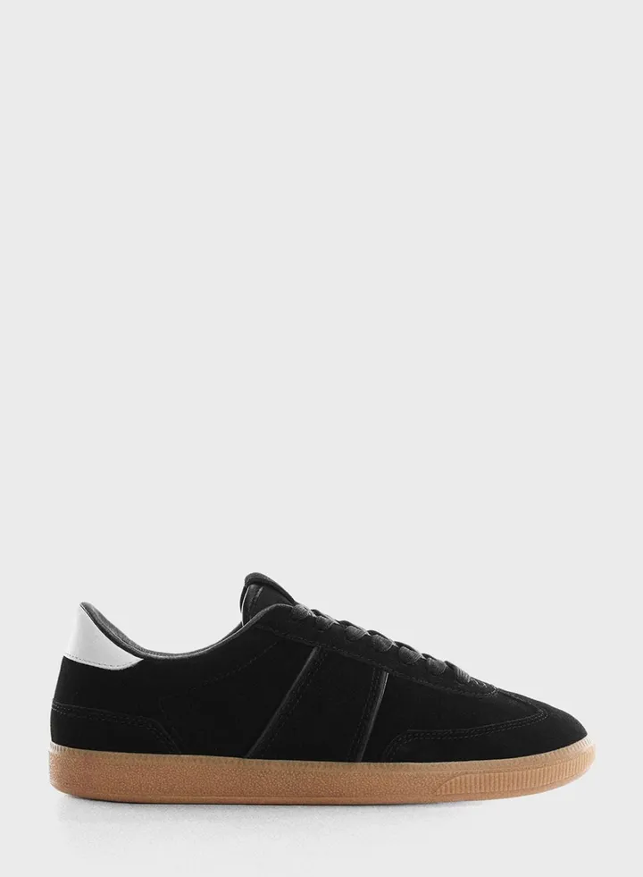 Punto Low-Top Sneakers