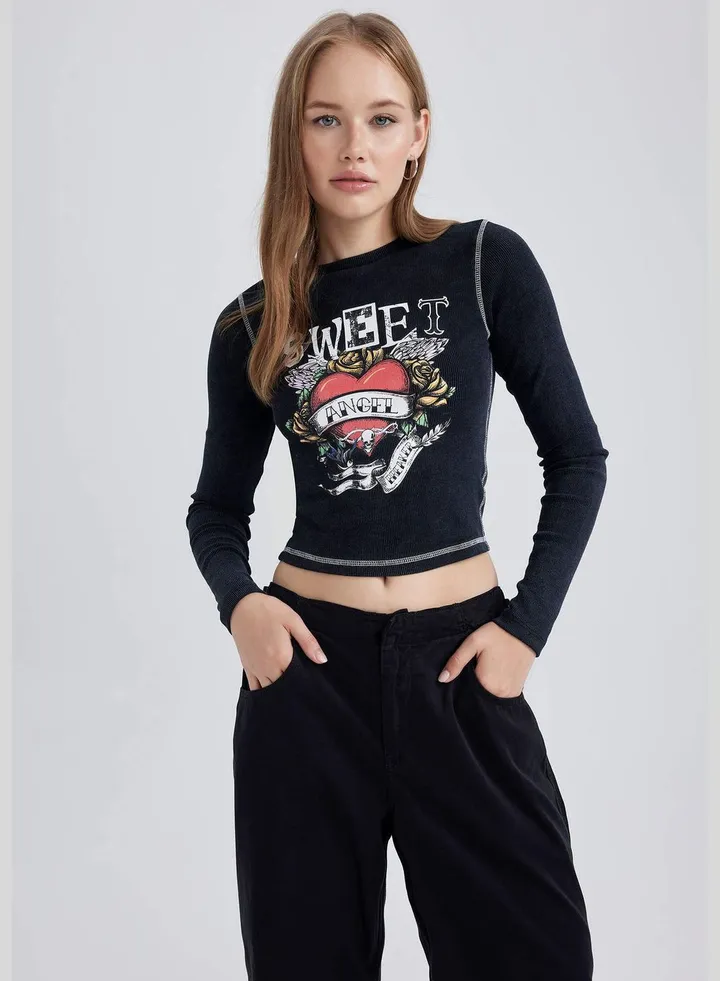 Woman Knitted Long Sleeve T-Shirt