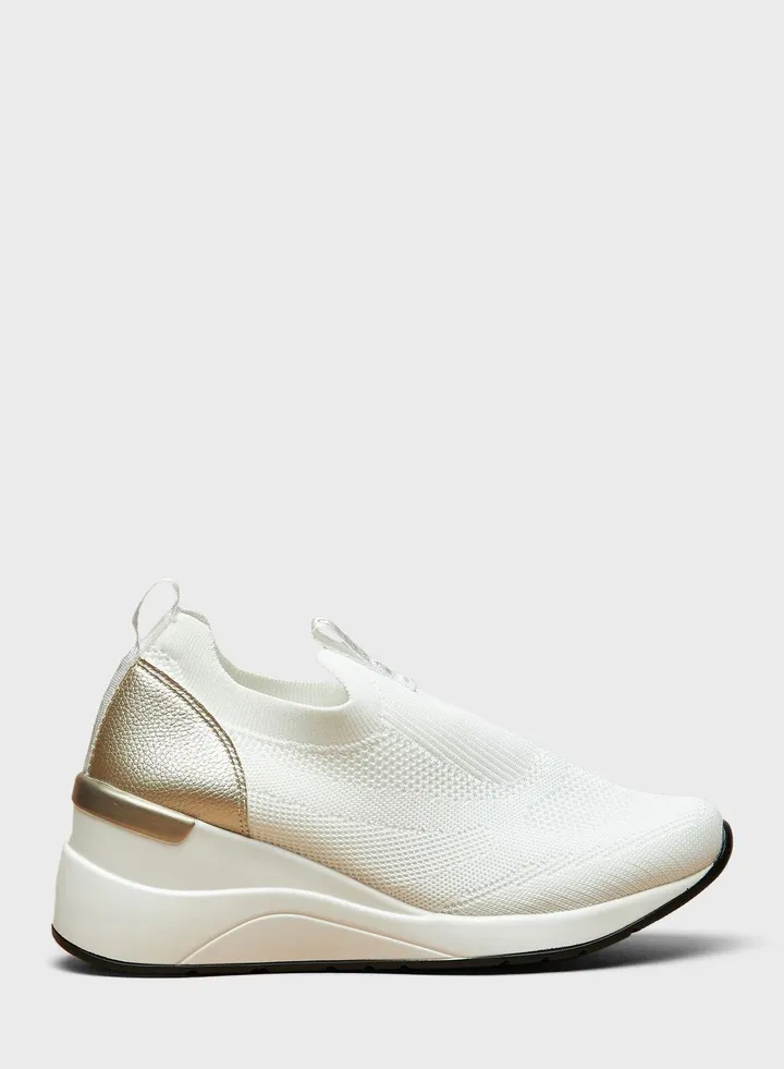 Wide Toe Low Top Sneakers