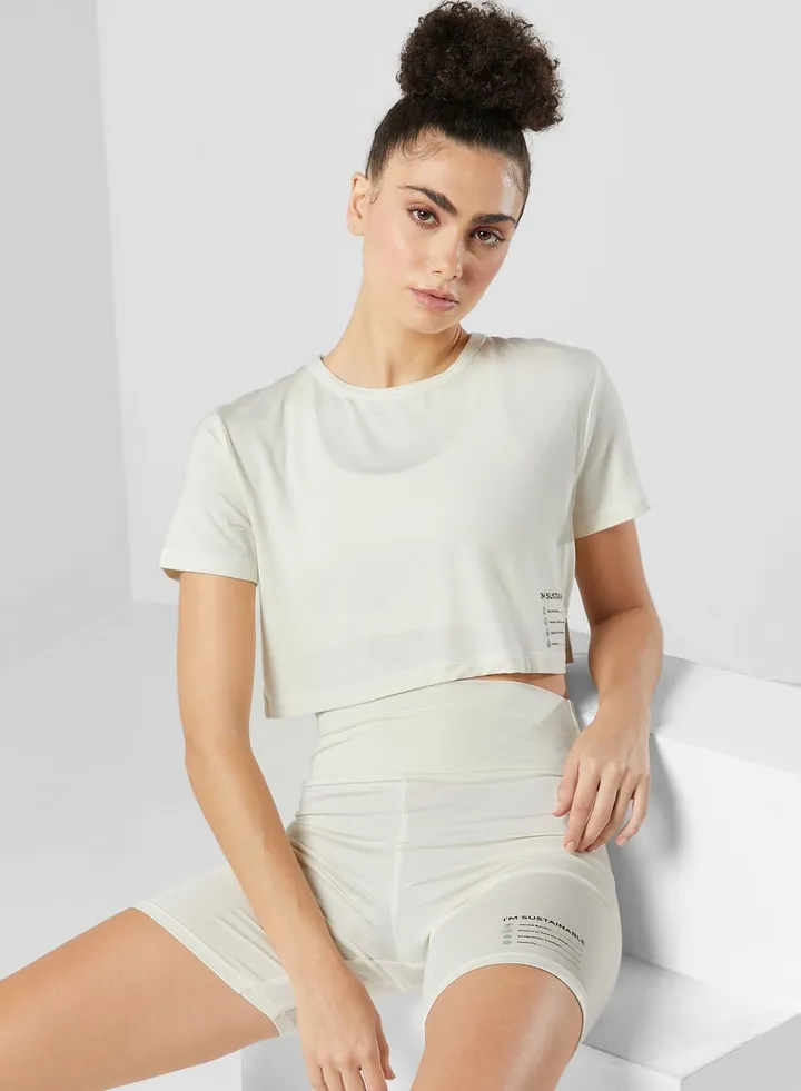 FRWD Sustainable Cropped T-Shirt