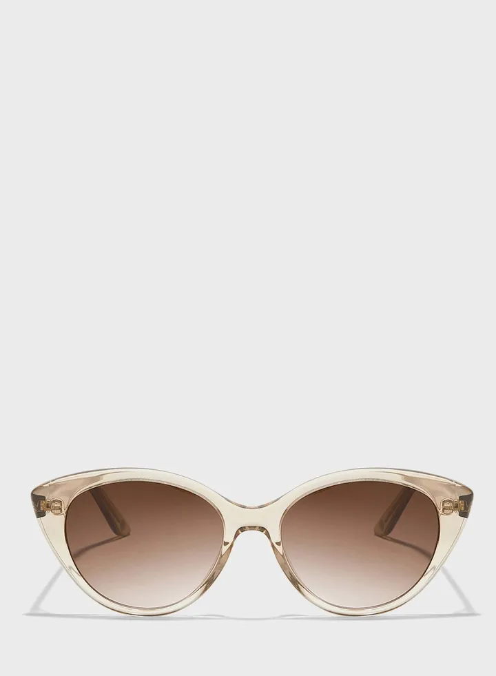 En Vogue Shape Sunglasses