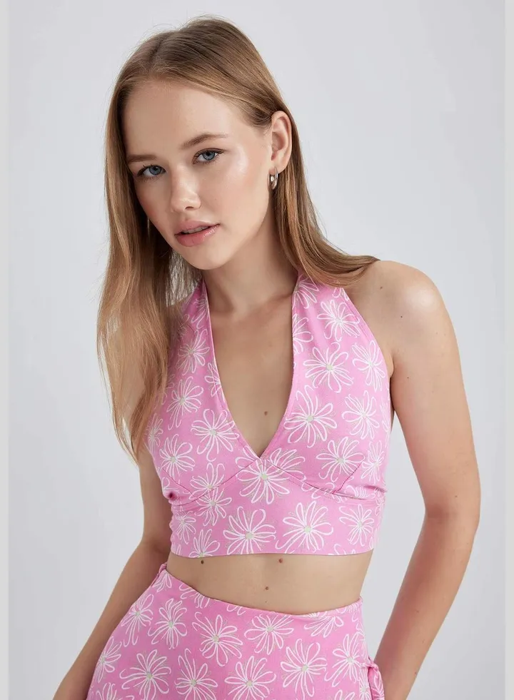 Woman Woven Sleeveless Blouse