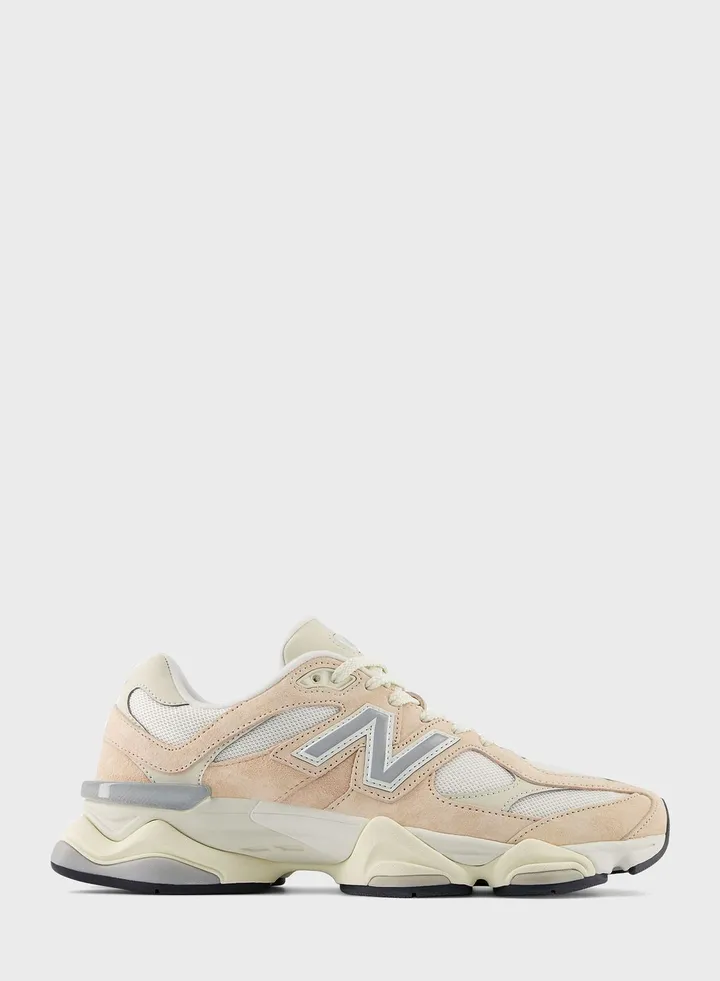 9060 Sneakers