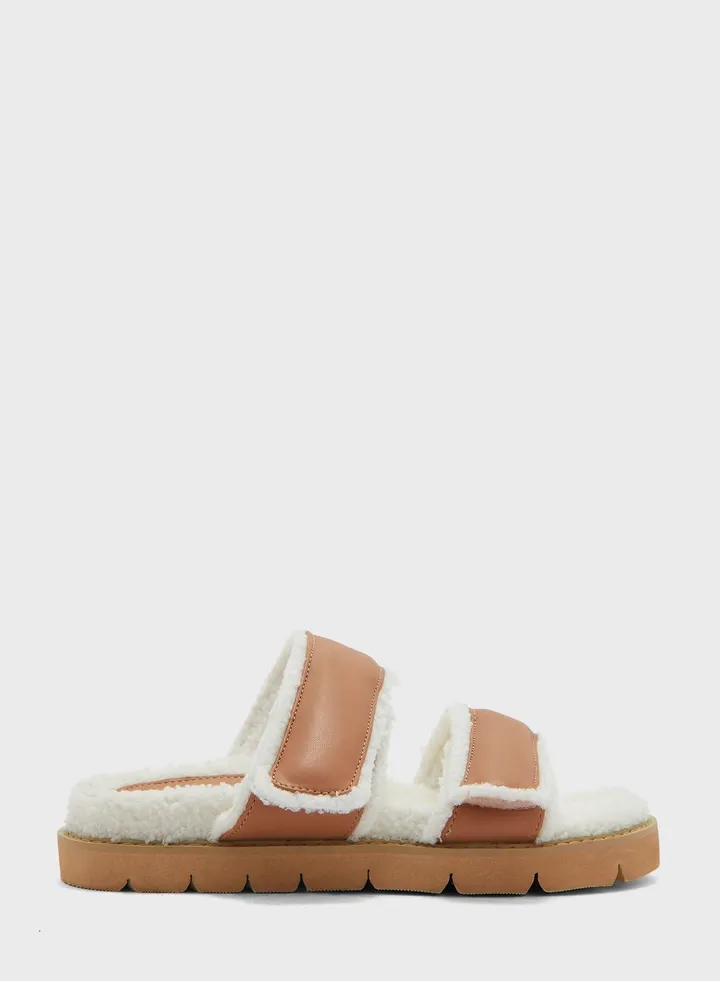 Rinc Flat Sandals