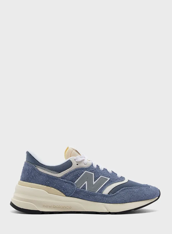 997R low top sneaker