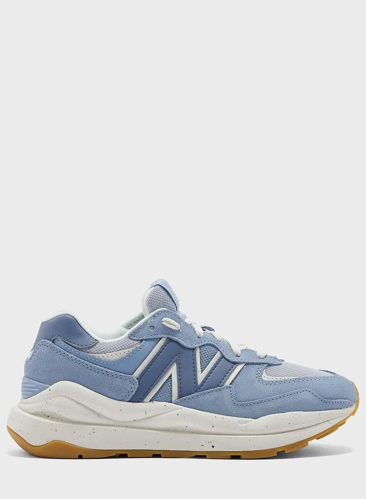 5740 Low Top Sneakers