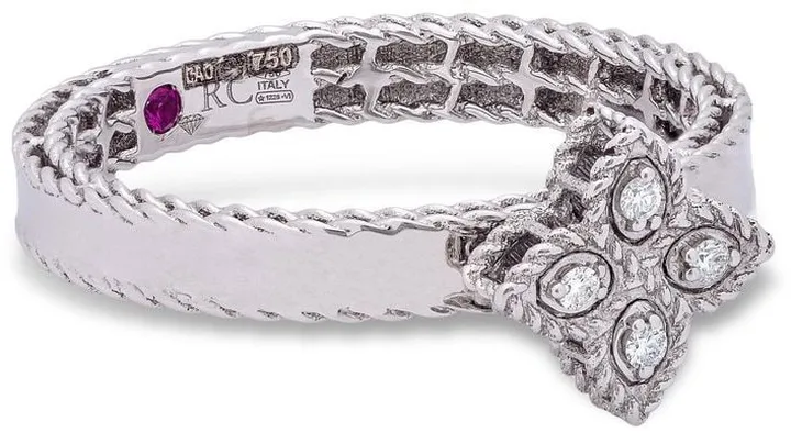 18kt white gold Princess Flower diamond ring
