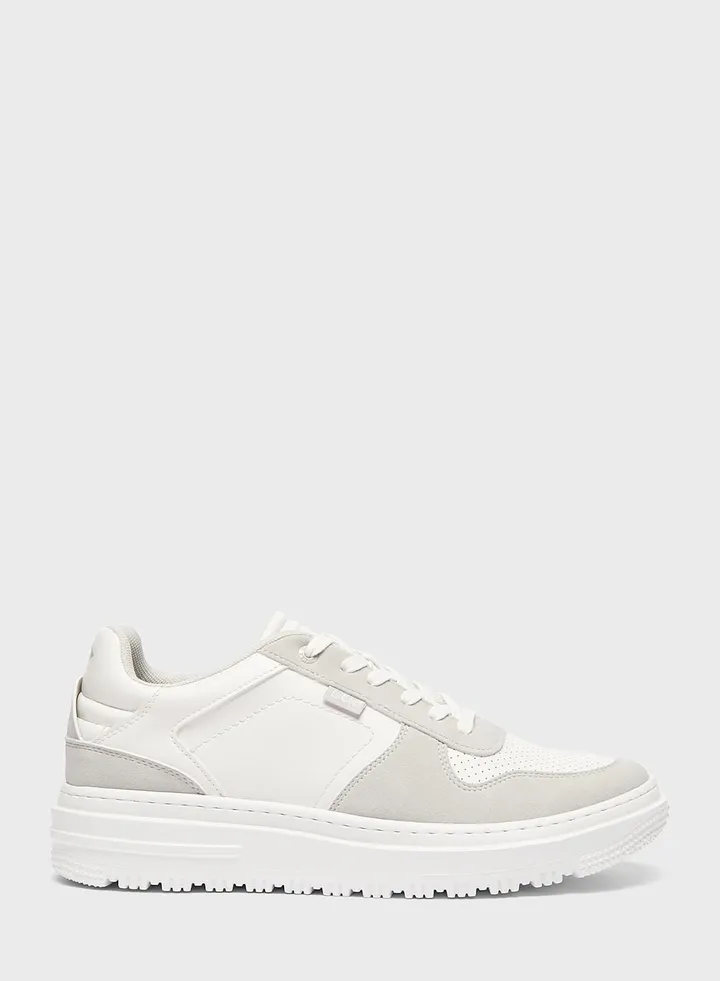 Casual Low-Top Sneakers