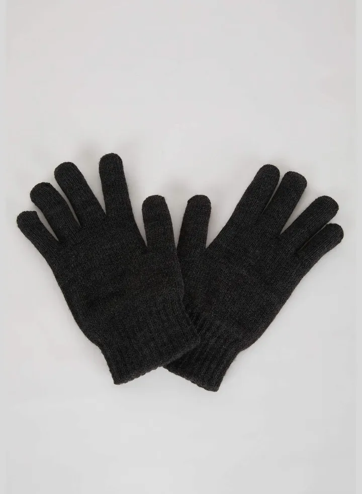 Man Knitted Gloves