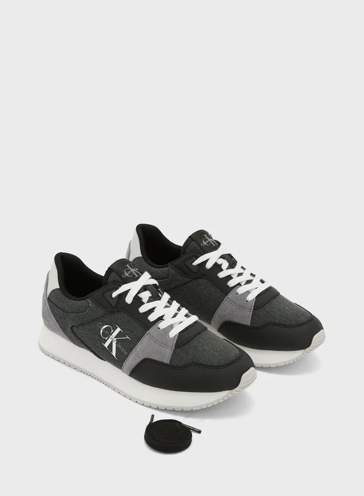 Runner Low Top Sneakers