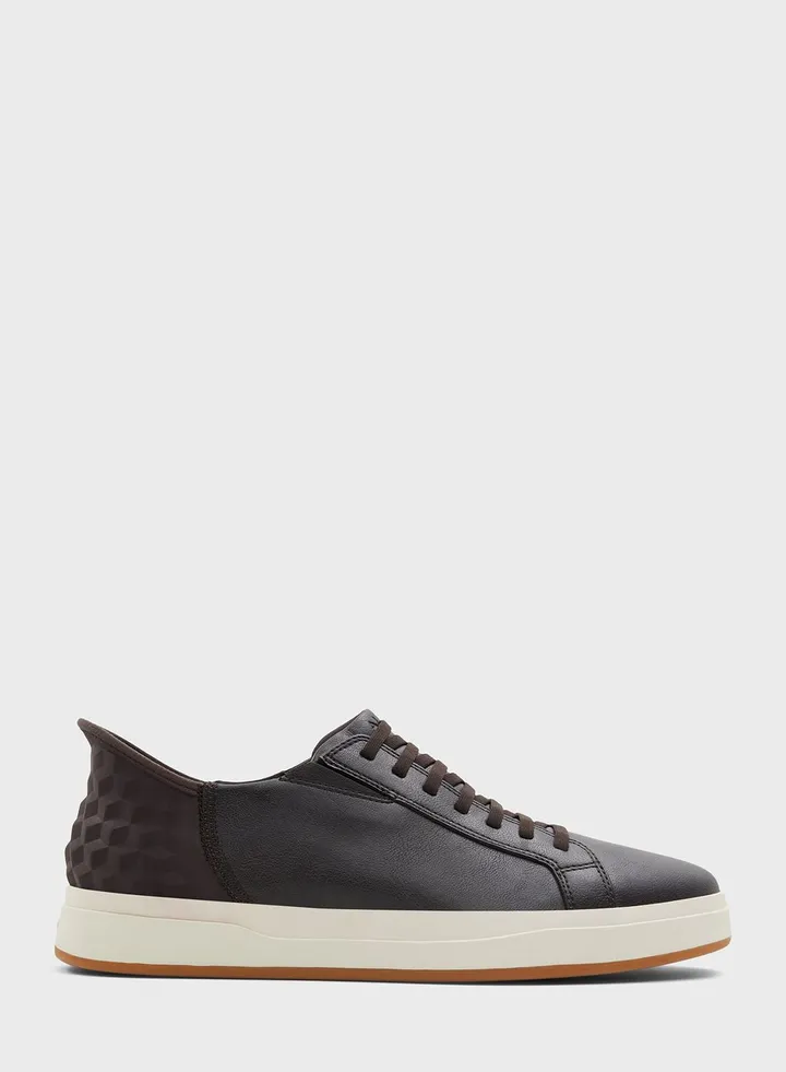 Casual Low Top Sneakers