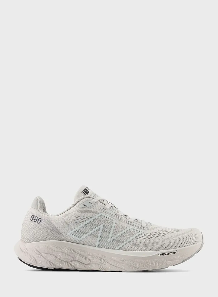 880 Sneakers