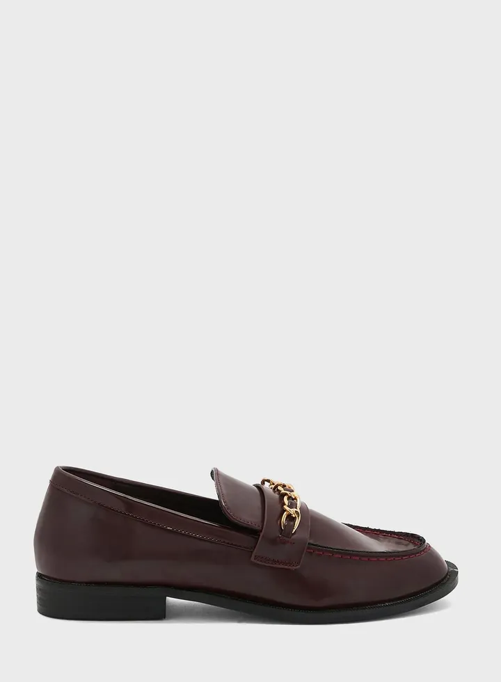 Loafers With Metal Chain