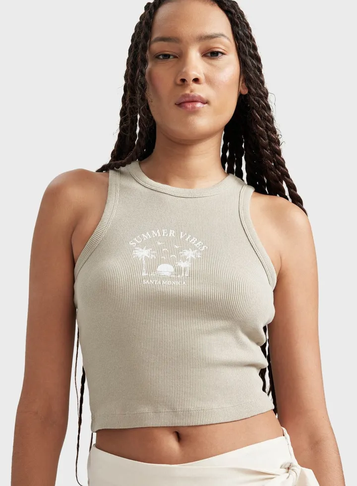 Woman Fitted Knitted Tank Top
