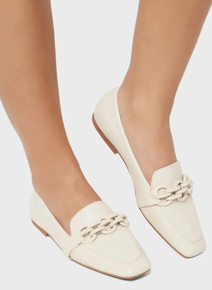 Tonal Chain Square Toe Loafer Cream