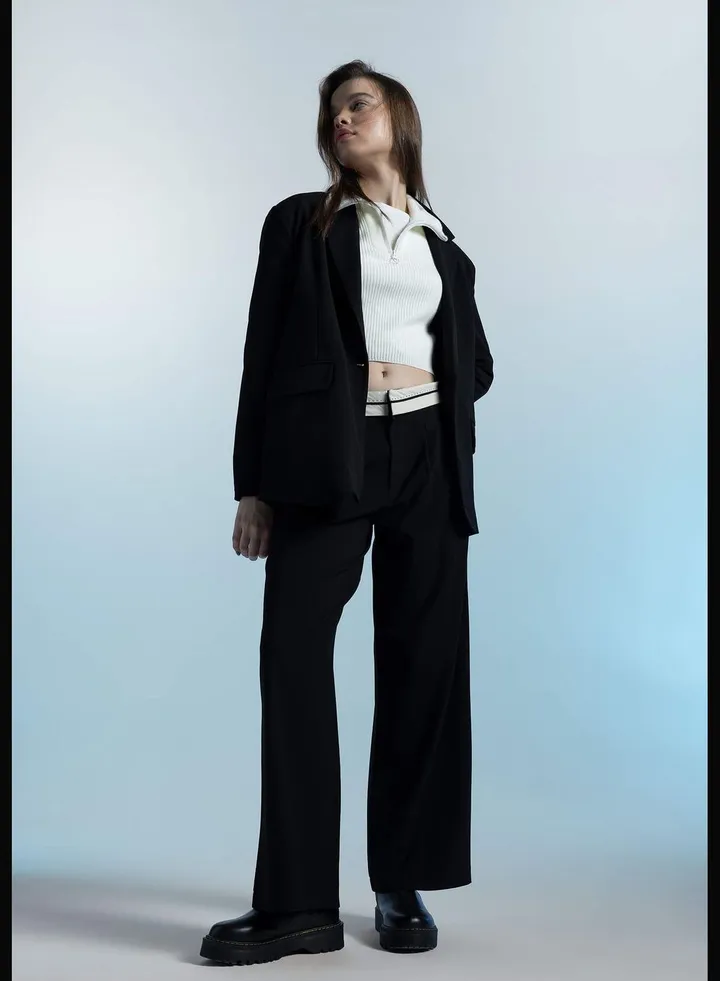 Woman Wide Leg Woven Trousers