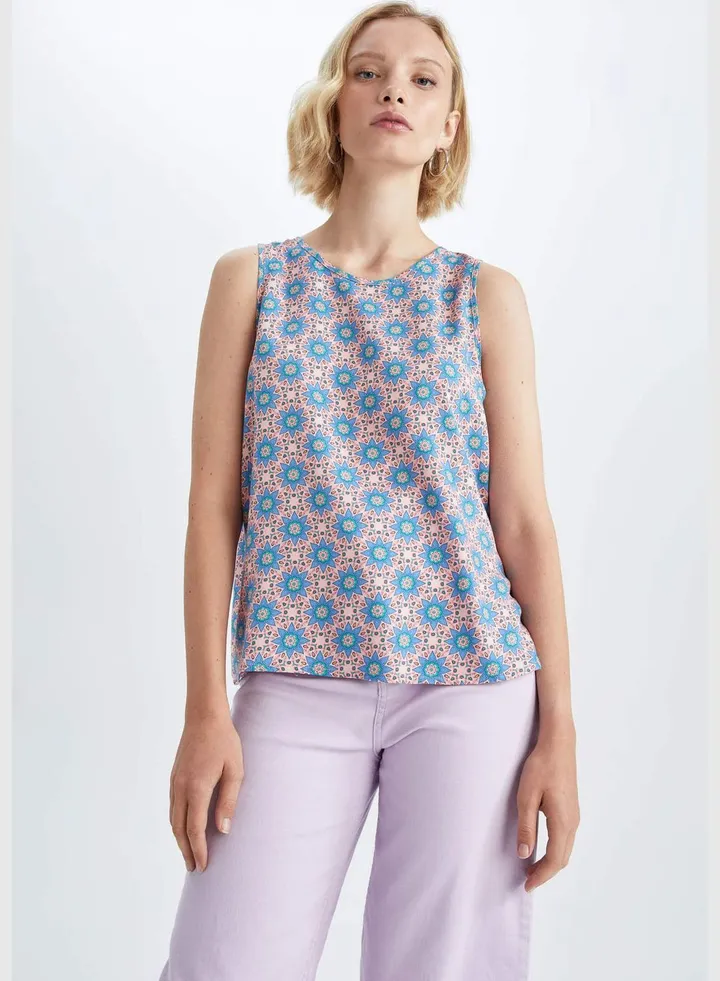 Woman Woven Sleeveless Blouse